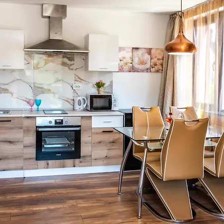 Enika Hotel 3*